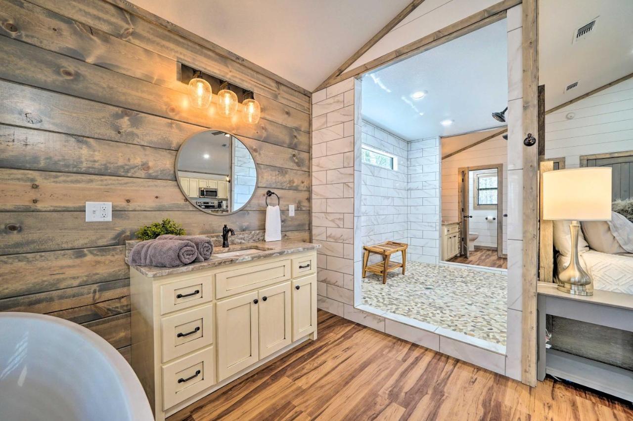 Apartamento Chic Broken Bow Escape With Hot Tub And Fire Pit! Stephens Gap Exterior foto