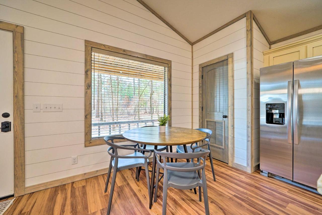 Apartamento Chic Broken Bow Escape With Hot Tub And Fire Pit! Stephens Gap Exterior foto