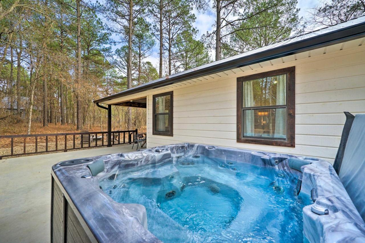 Apartamento Chic Broken Bow Escape With Hot Tub And Fire Pit! Stephens Gap Exterior foto