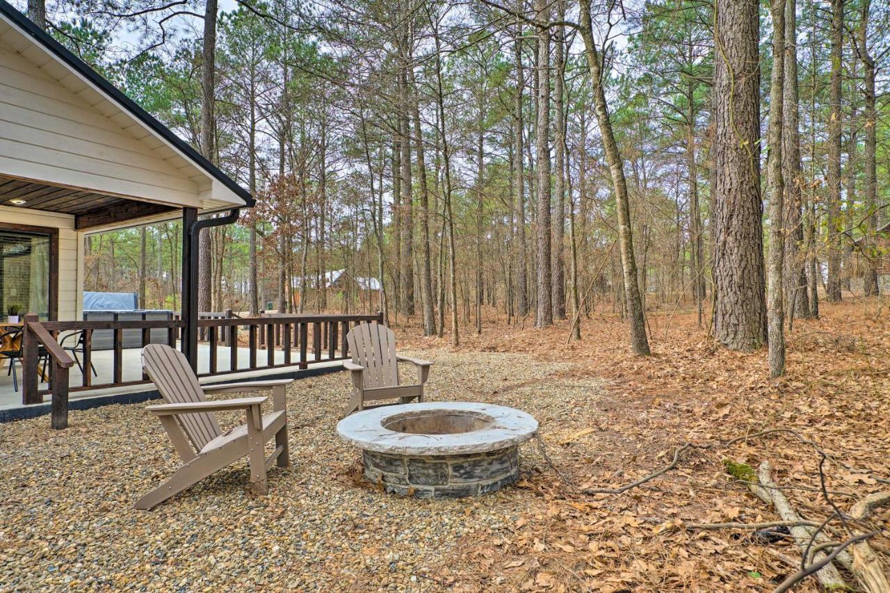 Apartamento Chic Broken Bow Escape With Hot Tub And Fire Pit! Stephens Gap Exterior foto