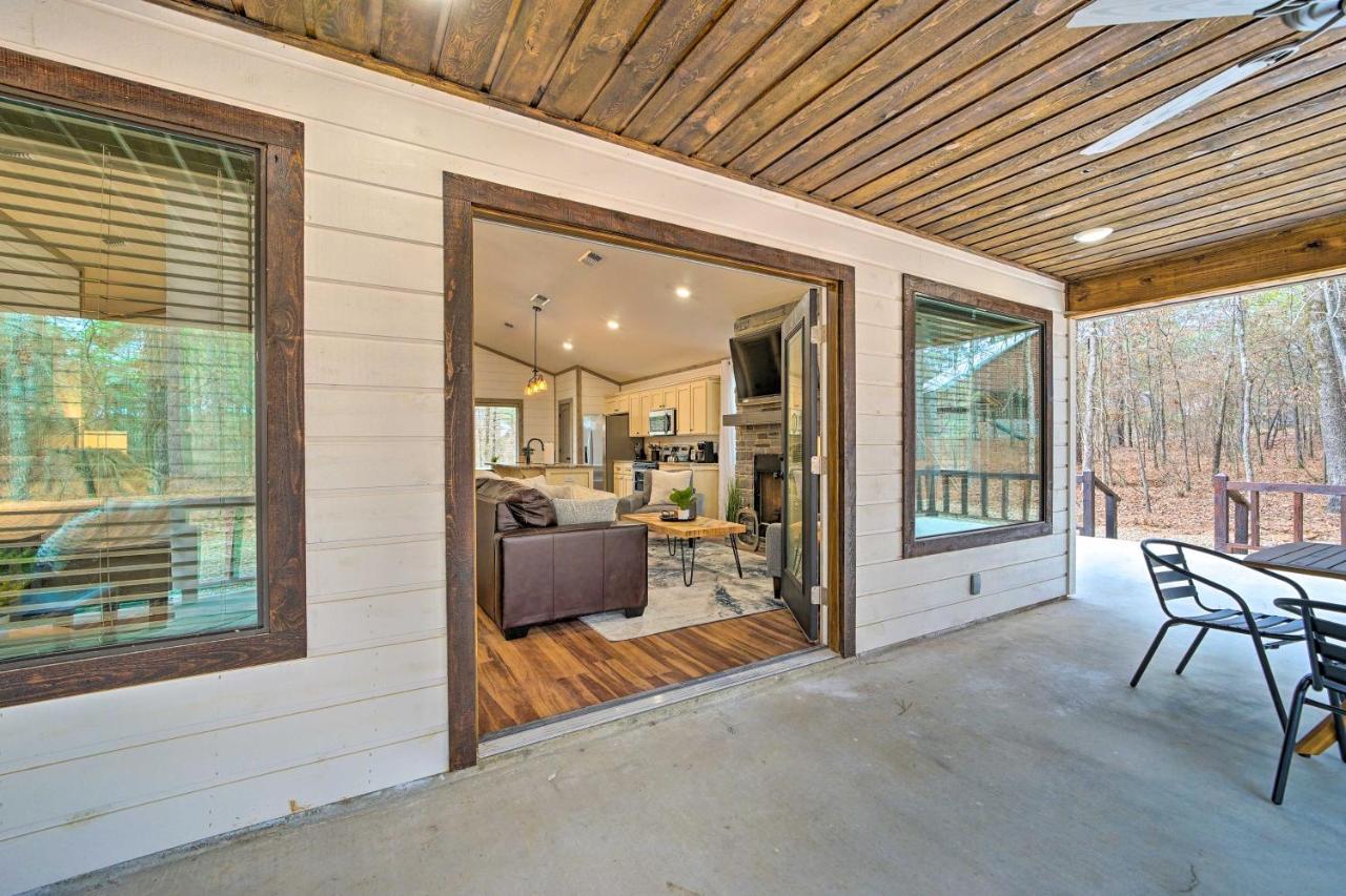 Apartamento Chic Broken Bow Escape With Hot Tub And Fire Pit! Stephens Gap Exterior foto